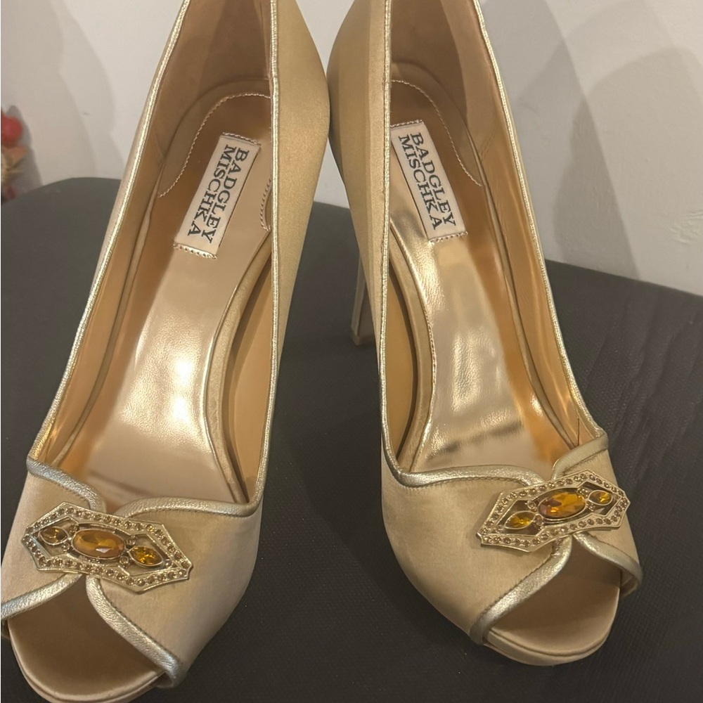 Badgley Mischka Formslag Satin Pumps